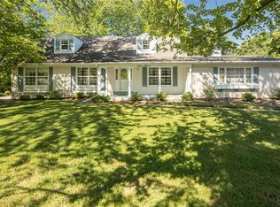 411 Nottingham Dr, Ballwin, MO 63011