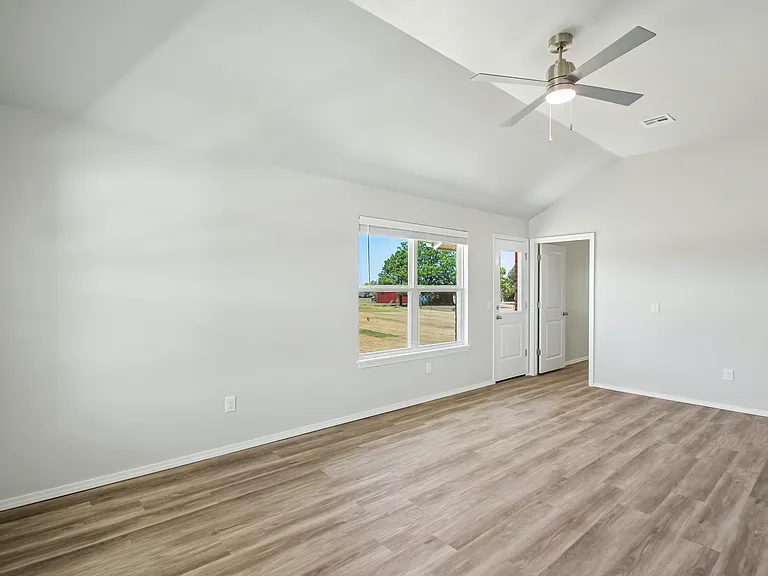 Enclave Estates — Photo 4