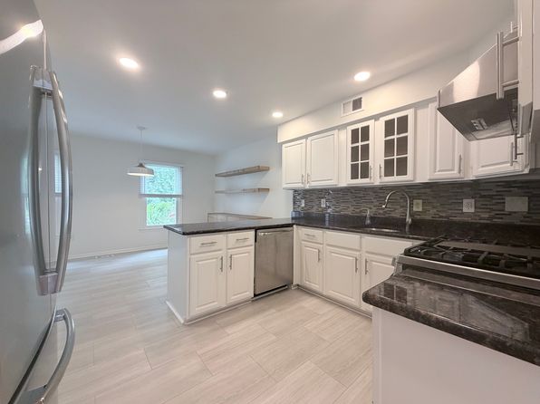 7418 Crestberry Ln