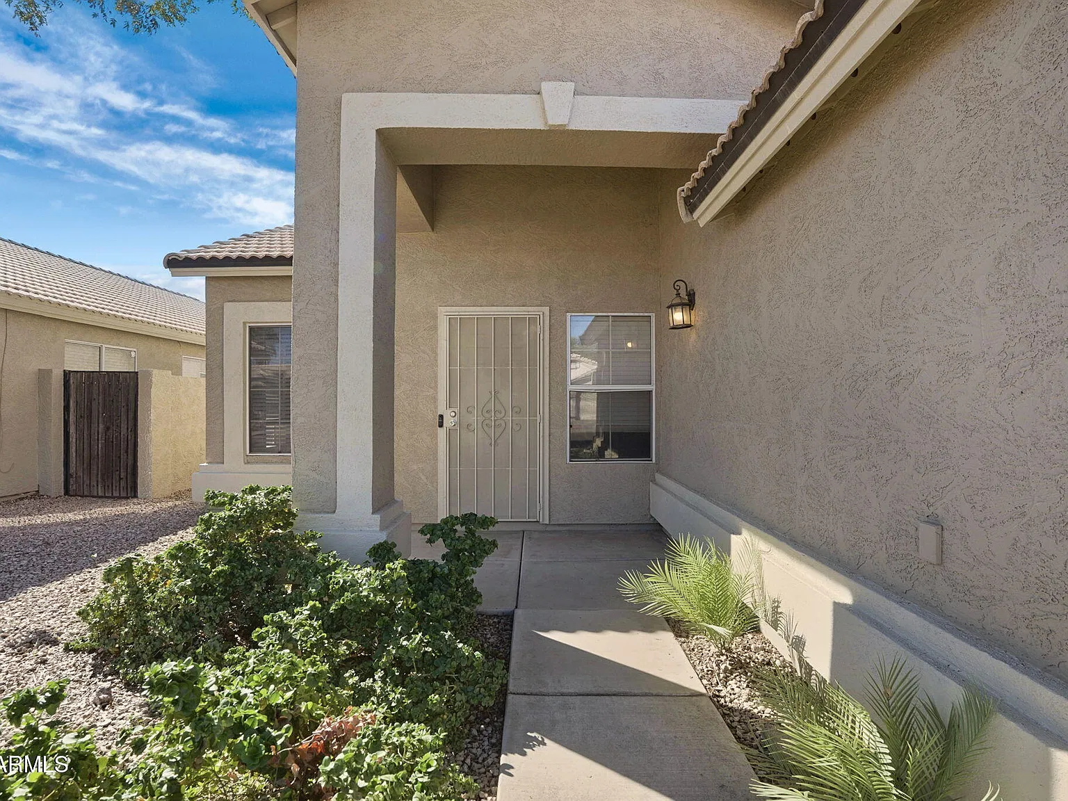 3 bed, 2.0 bath, 1383 sqft, $2,450 — Photo 4