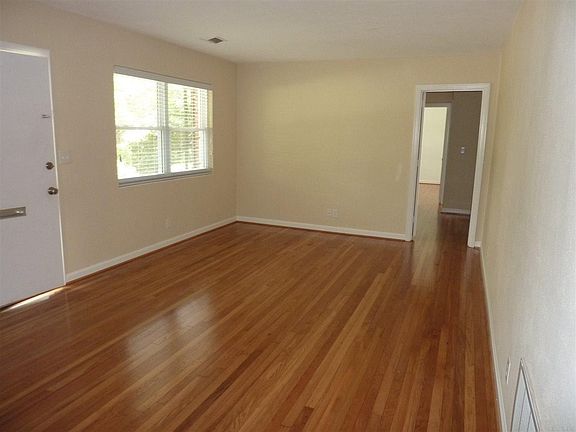 4th image of 1801 Peyton Dr
