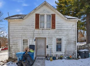 529 N 5th St, Savanna, IL