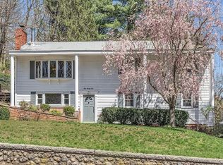 121 Chestnut St, Wakefield, MA 01880