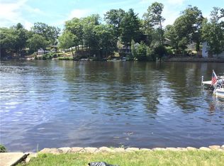 33 Terrace Dr, Smithfield, RI 02828