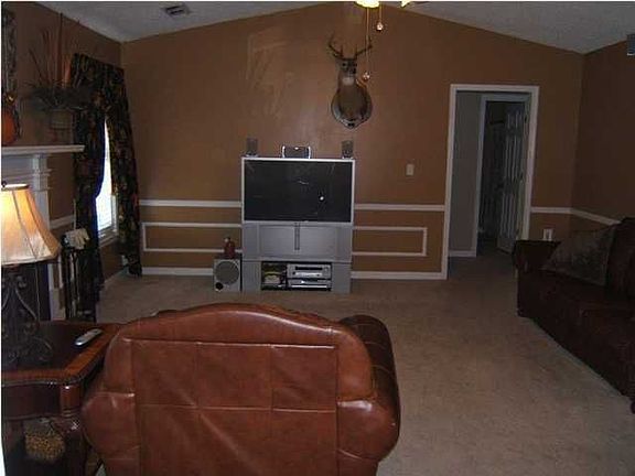 4th image of 14335 Gentry Dr
