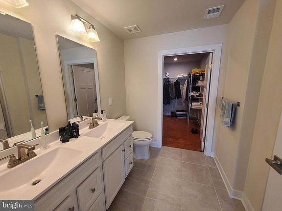 5th image of 126 Maury Way