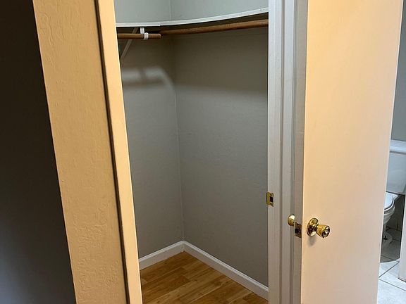 2nd image of 561 Saratoga Ave APT 2