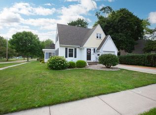 207 Cedar St, Neenah, WI 54956