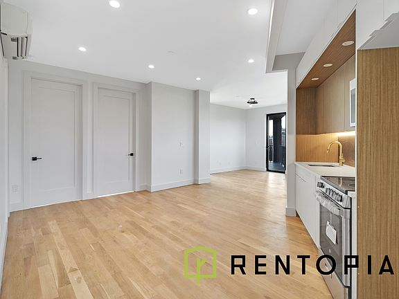 4th image of 494 Manhattan Ave APT 2A