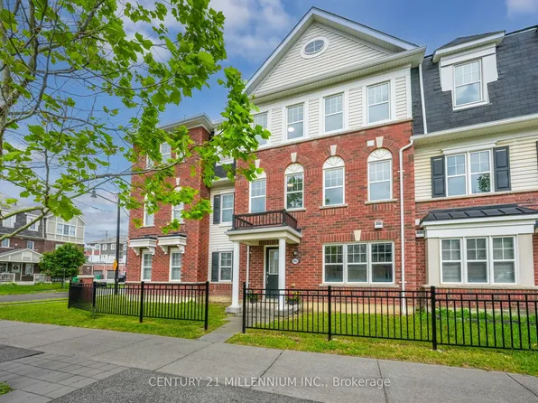 242 Remembrance Rd, Brampton, ON L7A 4P4