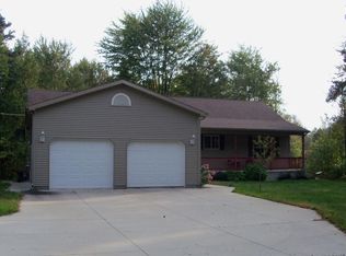 493 W Star Rd, Sanford, MI 48657