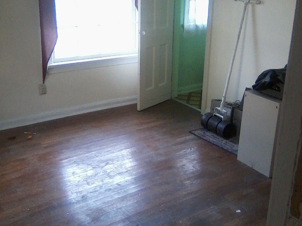 1ST FL BED/BATH