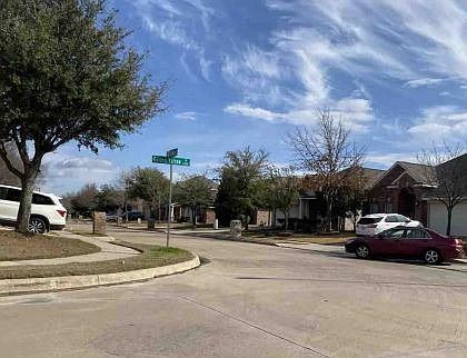 Exterior Neighborhood (street photo)