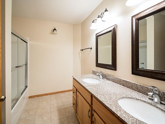 4th image of 1076 Aston Cir