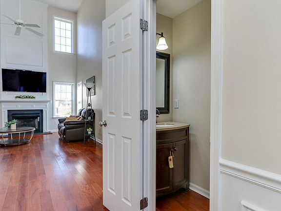 5th image of 120 Carolina Town Ln
