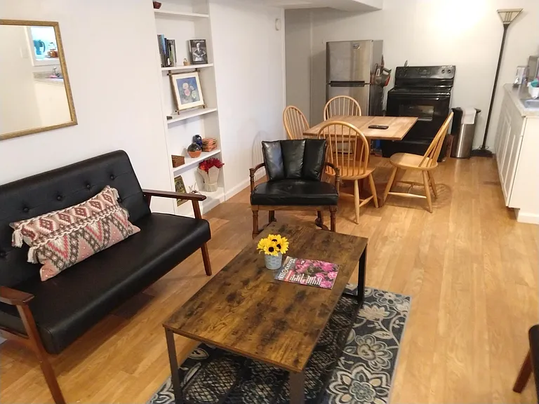Allen Claire St — Photo 1