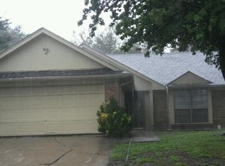 809 Cornfield Dr, Arlington, TX 76017
