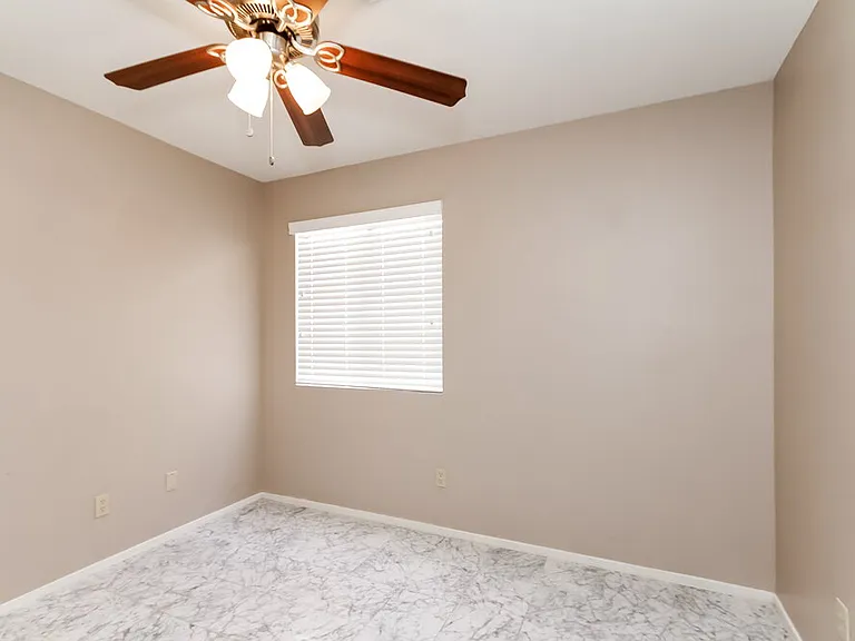 131 Monteen Dr — Photo 7