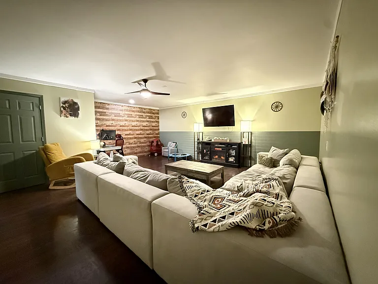 110 Cherry Grove Dr — Photo 22