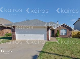 1129 NE 8th St, Moore, OK 73160