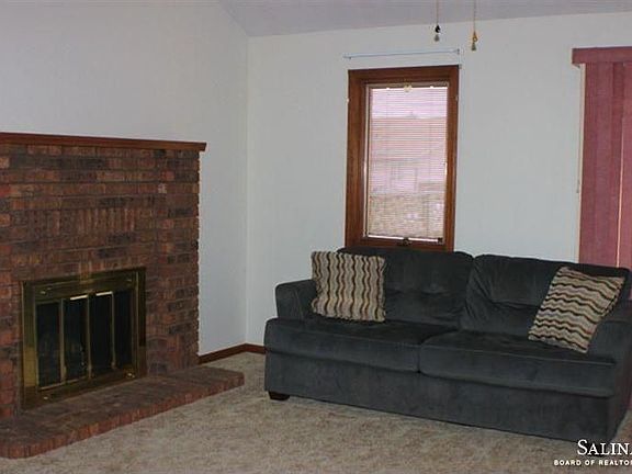 3rd image of 1110 Martin Ave