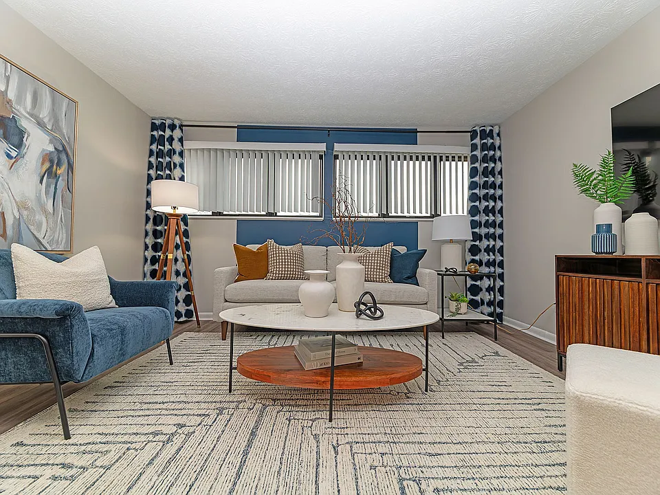 Spacious living room