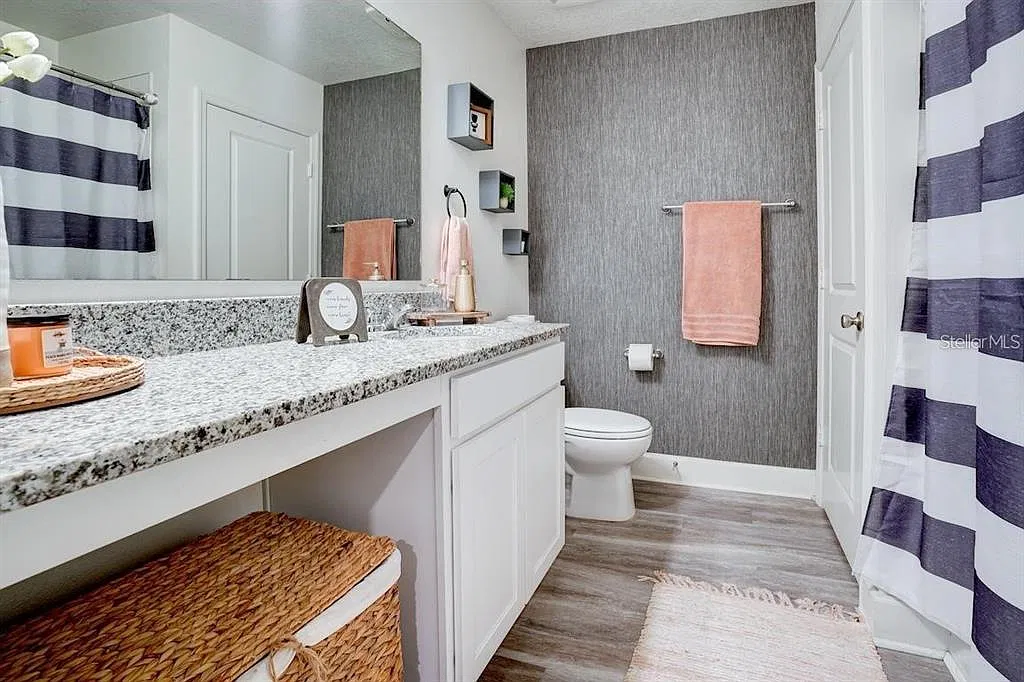 4 bed, 2.0 bath, 1696 sqft, $2,500 — Photo 4