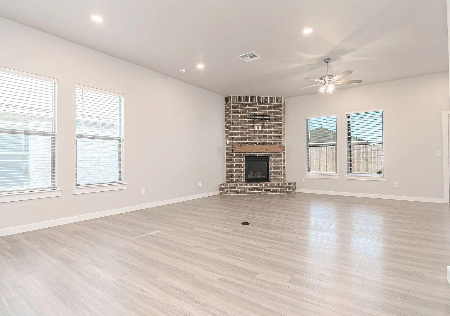 2721 Longfellow Rd Gorgeous Mockingbird Ridge Home with a Fabulous Open Floor Plan! — Photo 4