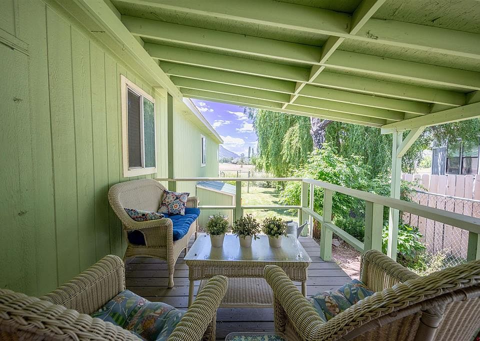 1st image of 11 Huckleberry Lane