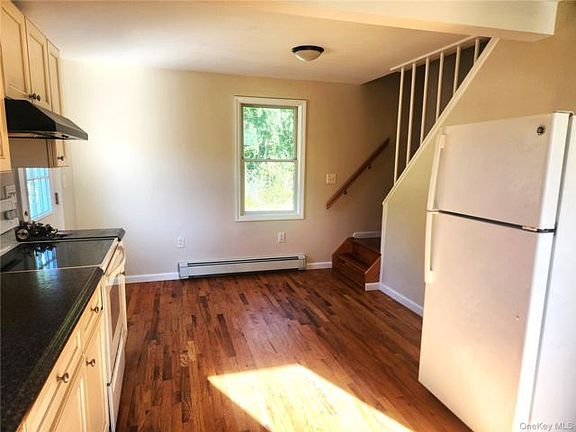 5th image of 48 Maple Rd
