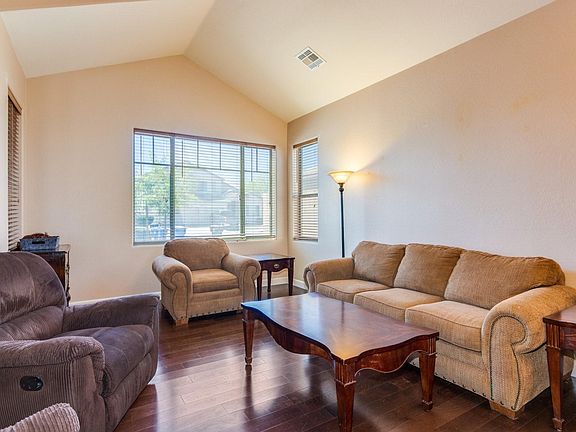 4th image of 17962 W Caribbean Ln