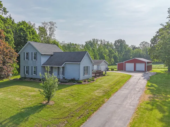 4269 Hillandale Rd, Sodus, MI 49126