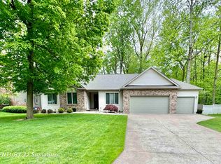 12511 Whisper Ridge Dr, Freeland, MI 48623