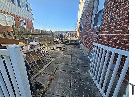 5th image of 6140 Radecke Ave