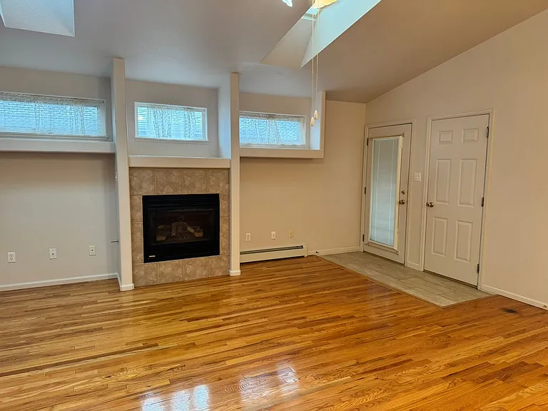 326 Appletree Ln — Photo 5