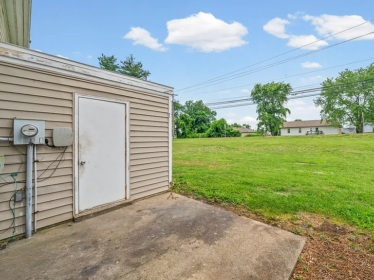 105 Greenland Ct — Photo 27