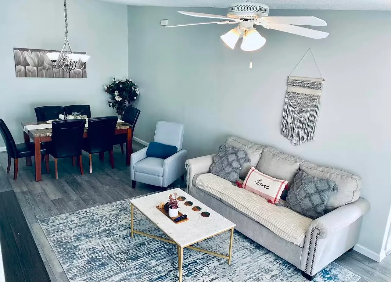 3 bed, 1291 sqft, $1,999 — Photo 2