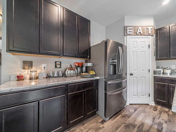 3rd image of 9749 Sweetwater Ln