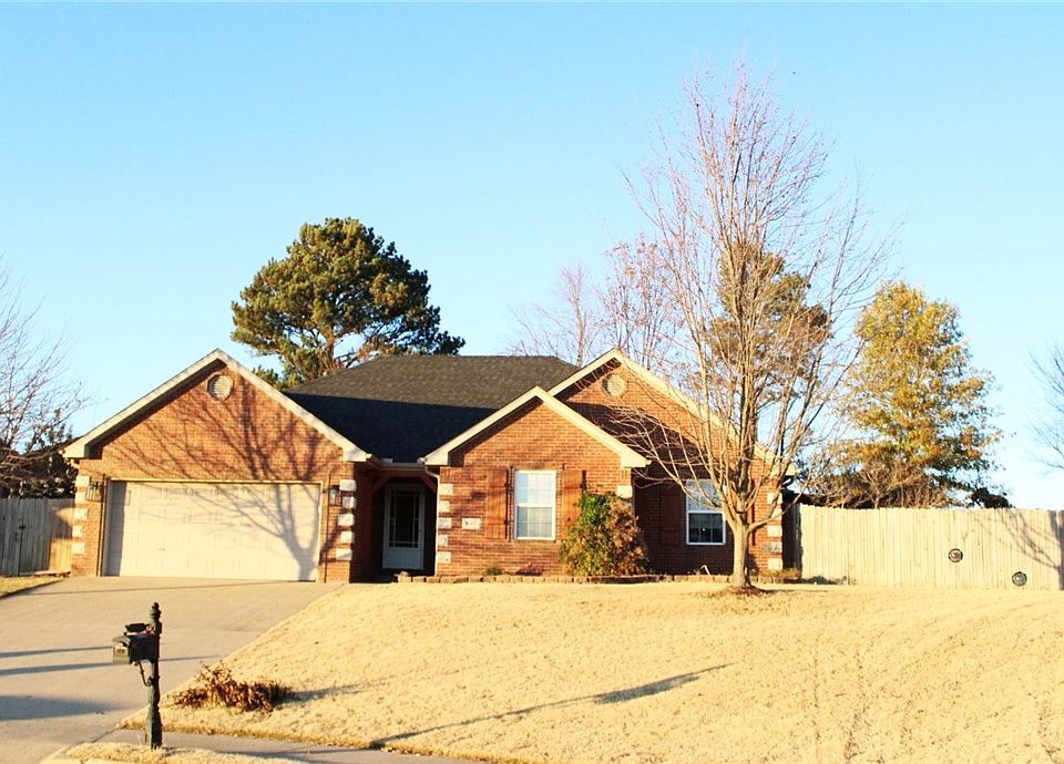 1st image of 1300 Yorkshire Dr