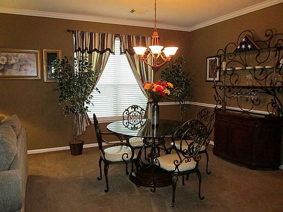 Formal Dining