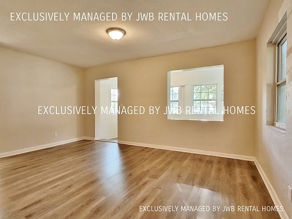 5th image of 1038 Detroit Cir W