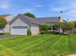 425 Hobart Dr, South Elgin, IL 60177