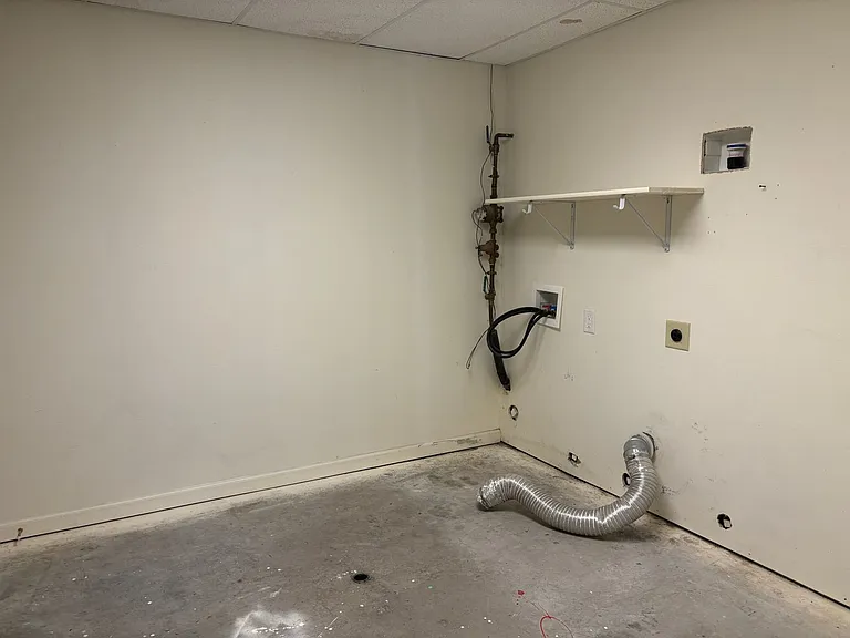 711 Clark Street Duplex — Photo 19
