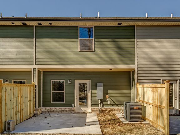 3rd image of 245 Mansfield Dr #140