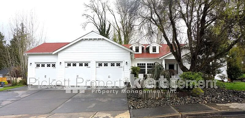 Building Photo - 1627 Lucero Pl E