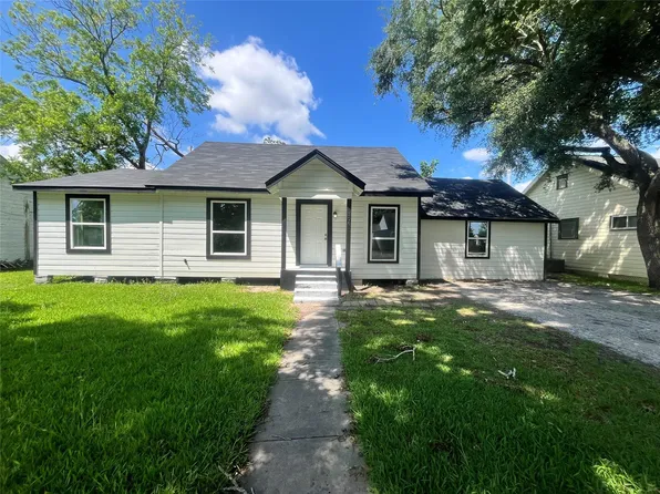 306 S Virginia St, La Porte, TX 77571