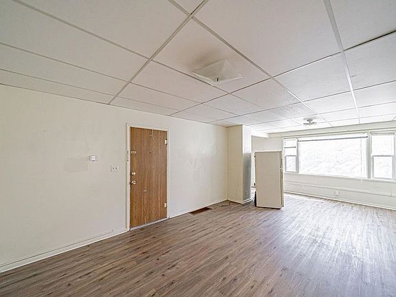 3rd image of 241 N Hayes Ave