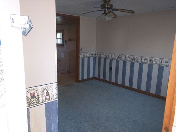 5th image of 9942 Oakland St