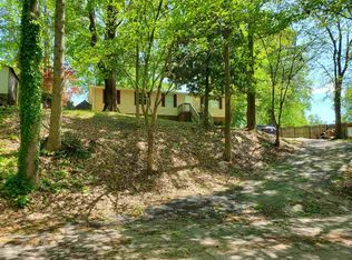 317 Millbank Rd, Wellford, SC 29385