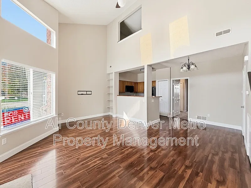2 bed, 2.5 bath, 1235 sqft, $2,285 — Photo 3